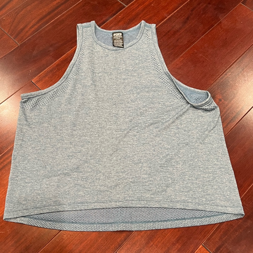 Pink Victoria’s Secret seamless workout top sz M new without tags